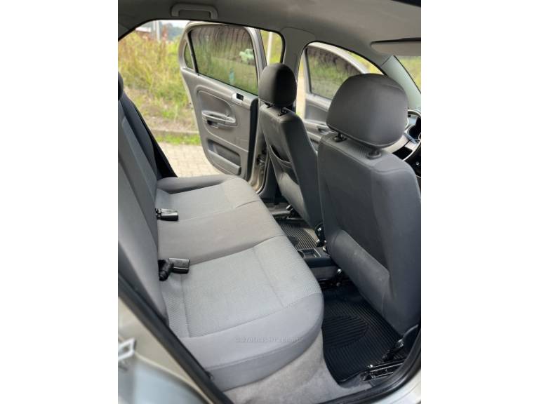 VOLKSWAGEN - VOYAGE - 2011/2011 - Prata - R$ 36.900,00