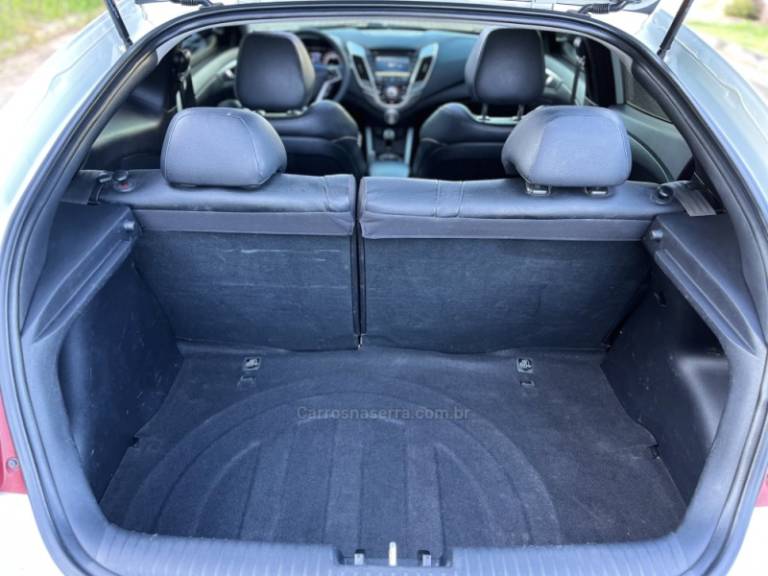 HYUNDAI - VELOSTER - 2013/2013 - Branca - R$ 67.900,00