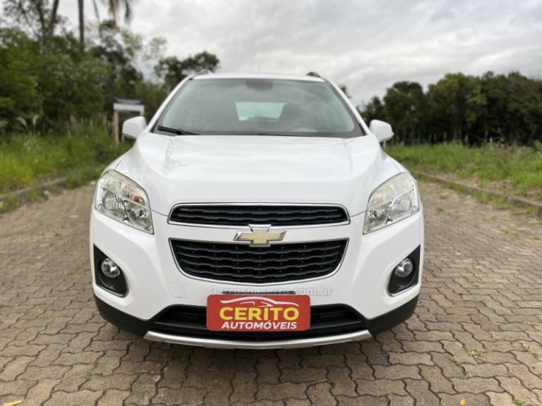 CHEVROLET - TRACKER - 2015/2015 - Branca - R$ 75.900,00