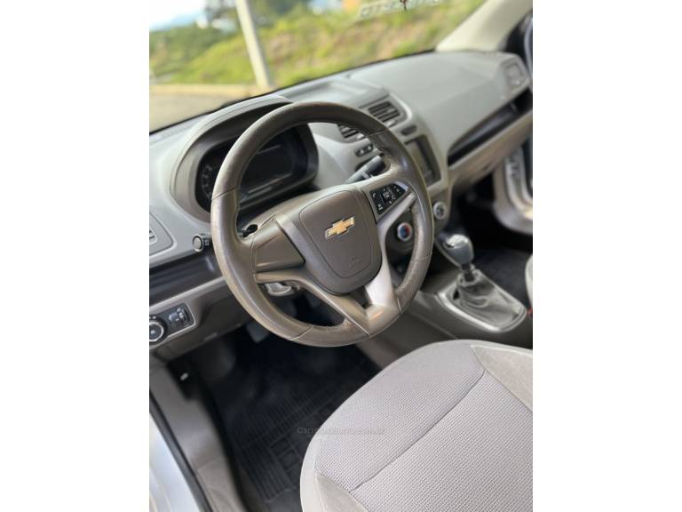 CHEVROLET - COBALT - 2013/2014 - Prata - R$ 48.900,00