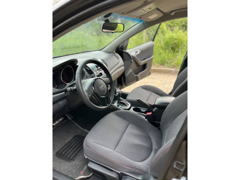 KIA MOTORS - CERATO - 2013/2012 - Preta - R$ 55.900,00