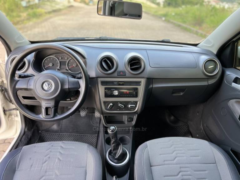 VOLKSWAGEN - SAVEIRO - 2014/2014 - Branca - R$ 55.900,00