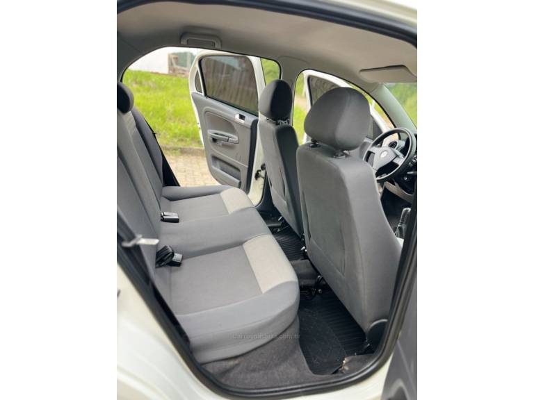 VOLKSWAGEN - VOYAGE - 2008/2009 - Branca - R$ 34.900,00