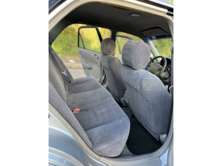 TOYOTA - COROLLA - 1999/1998 - Prata - R$ 20.900,00