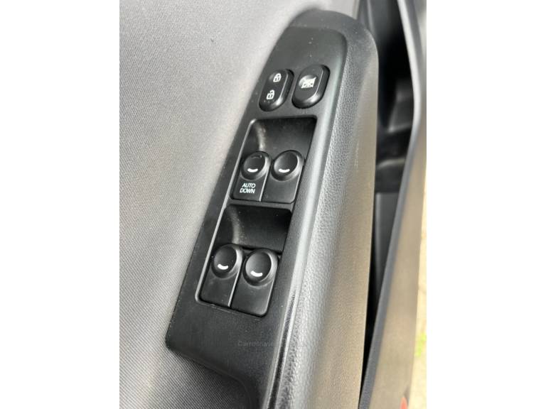 HYUNDAI - HB20S - 2018/2019 - Branca - R$ 68.900,00