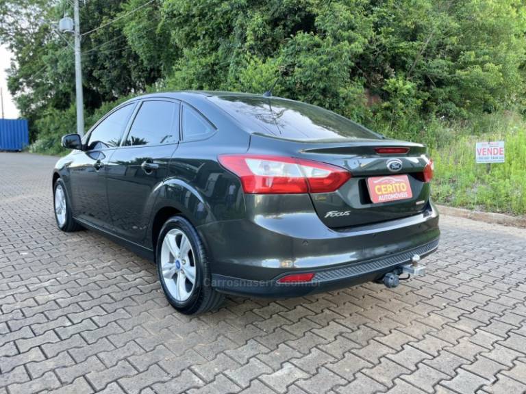 FORD - FOCUS - 2015/2015 - Cinza - R$ 57.900,00
