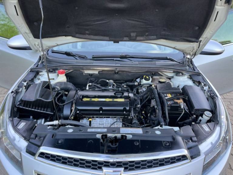 CHEVROLET - CRUZE - 2013/2013 - Prata - R$ 62.900,00