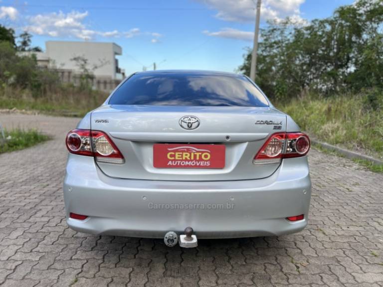 TOYOTA - COROLLA - 2011/2012 - Branca - Sob Consulta