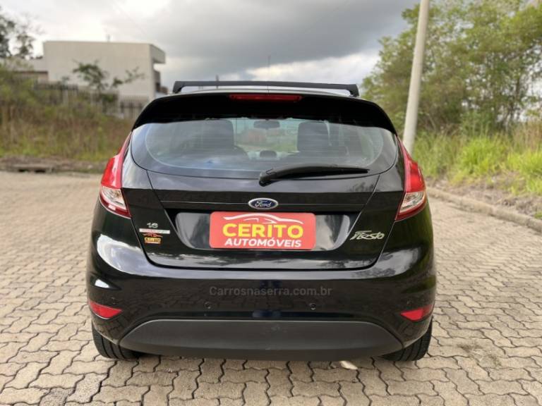 FORD - FIESTA - 2014/2015 - Preta - R$ 48.900,00
