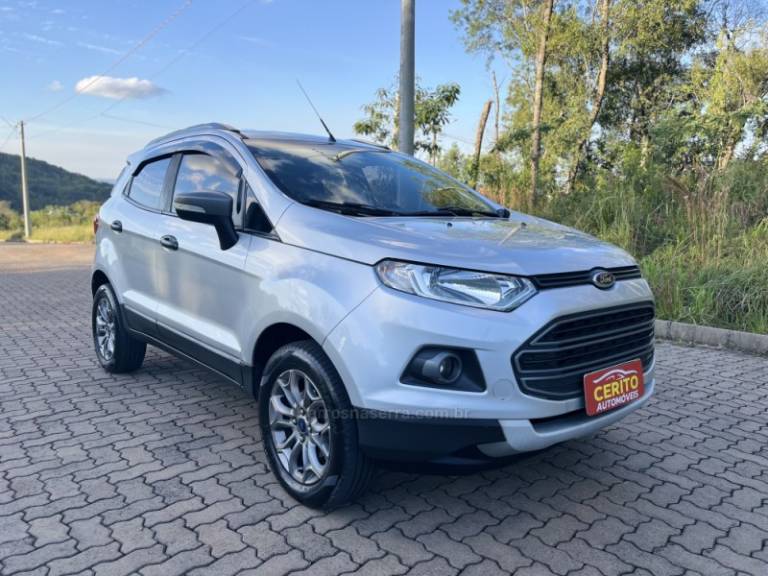 FORD - ECOSPORT - 2015/2016 - Prata - R$ 64.900,00