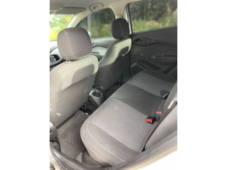 CHEVROLET - ONIX - 2016/2017 - Branca - R$ 56.900,00