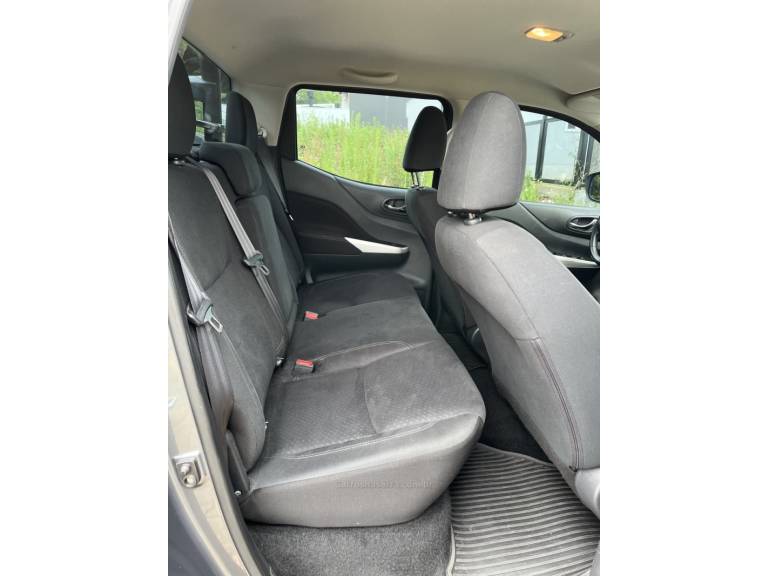 NISSAN - FRONTIER - 2022/2022 - Cinza - R$ 169.900,00