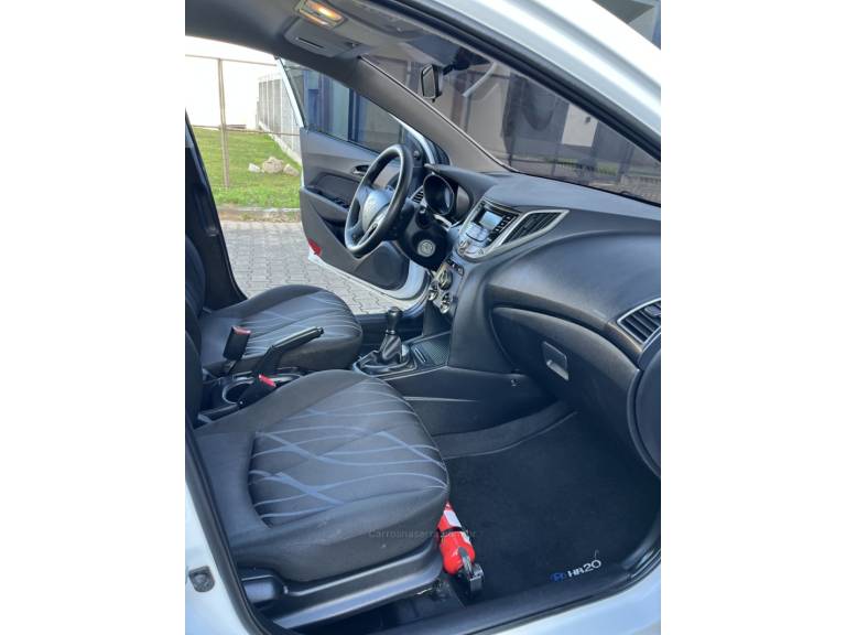 HYUNDAI - HB20 - 2015/2015 - Branca - R$ 49.900,00