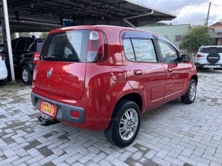 FIAT - UNO - 2010/2011 - Vermelha - R$ 24.900,00