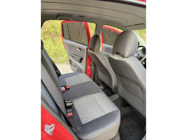 VOLKSWAGEN - FOX - 2013/2014 - Vermelha - R$ 45.900,00