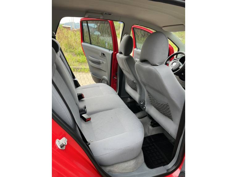 VOLKSWAGEN - SPACEFOX - 2008/2009 - Vermelha - R$ 36.900,00