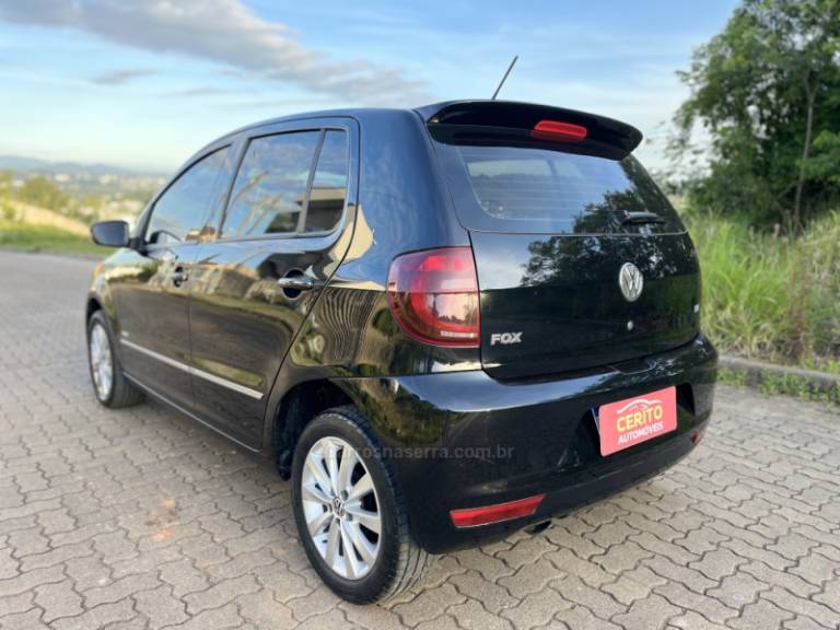 VOLKSWAGEN - FOX - 2011/2011 - Preta - R$ 39.900,00