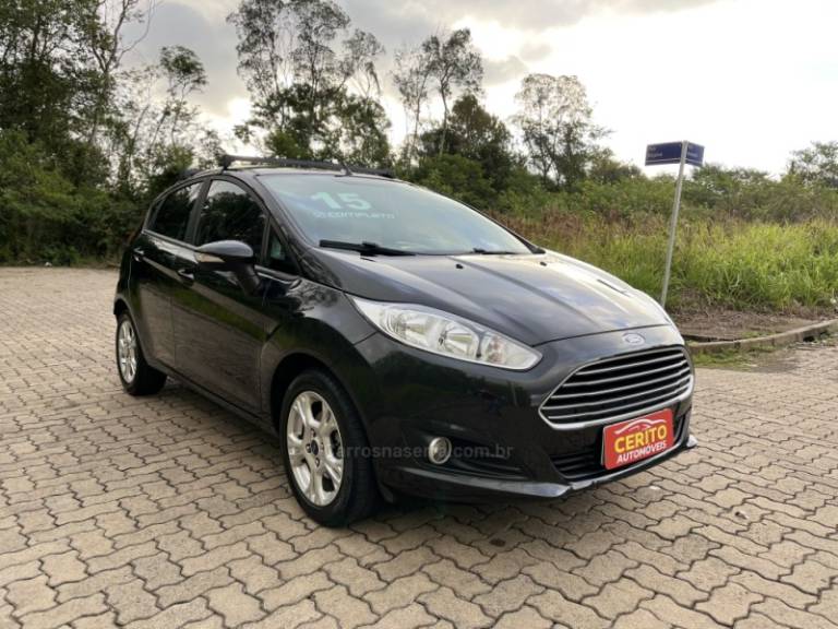 FORD - FIESTA - 2014/2015 - Preta - R$ 48.900,00