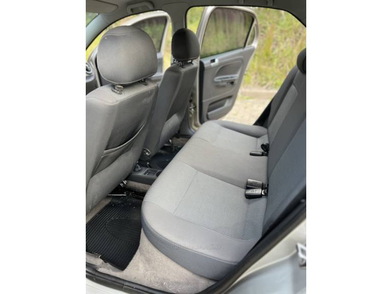 VOLKSWAGEN - VOYAGE - 2011/2011 - Prata - R$ 36.900,00