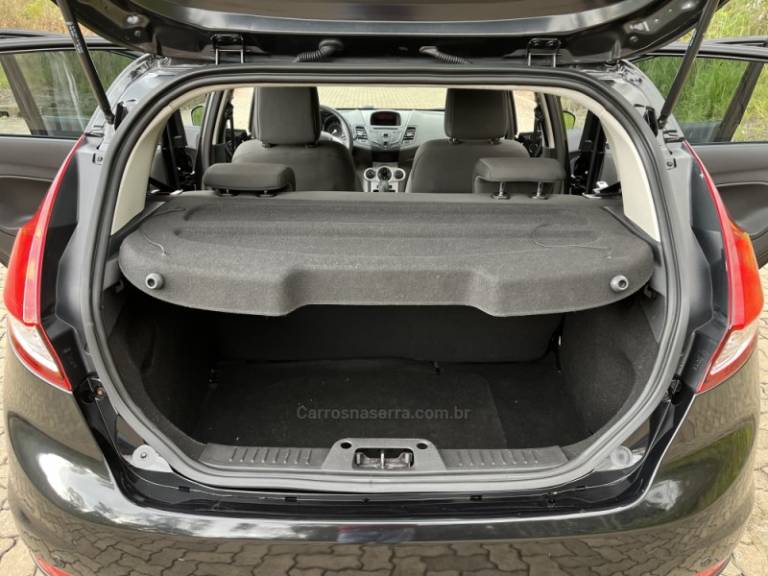 FORD - FIESTA - 2014/2015 - Preta - R$ 48.900,00