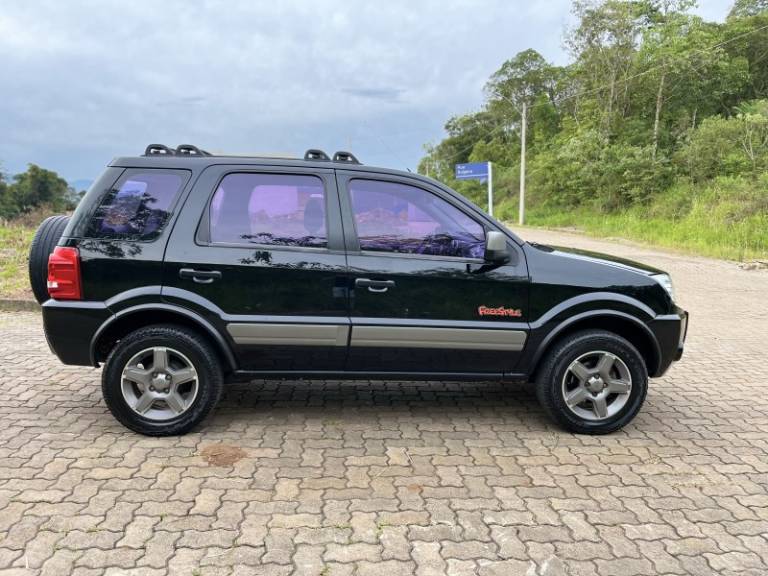 FORD - ECOSPORT - 2008/2008 - Preta - R$ 37.900,00