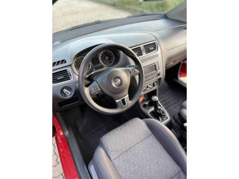 VOLKSWAGEN - FOX - 2013/2014 - Vermelha - R$ 45.900,00