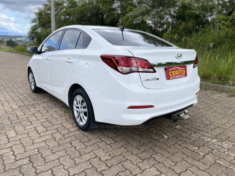 HYUNDAI - HB20S - 2018/2019 - Branca - R$ 68.900,00