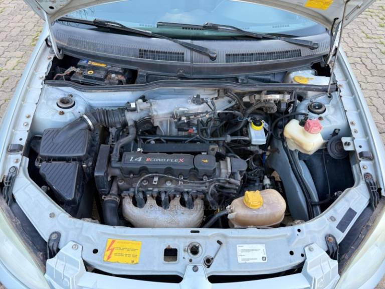 CHEVROLET - PRISMA - 2008/2008 - Prata - R$ 19.900,00