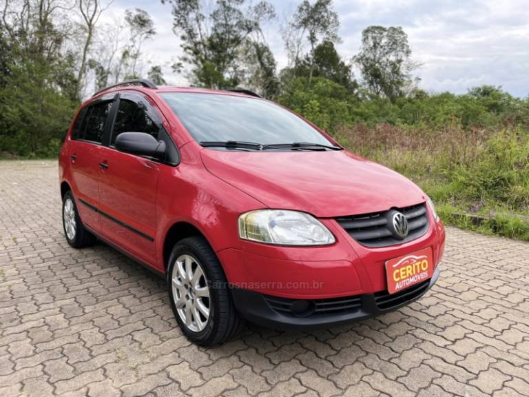 VOLKSWAGEN - SPACEFOX - 2008/2009 - Vermelha - R$ 36.900,00