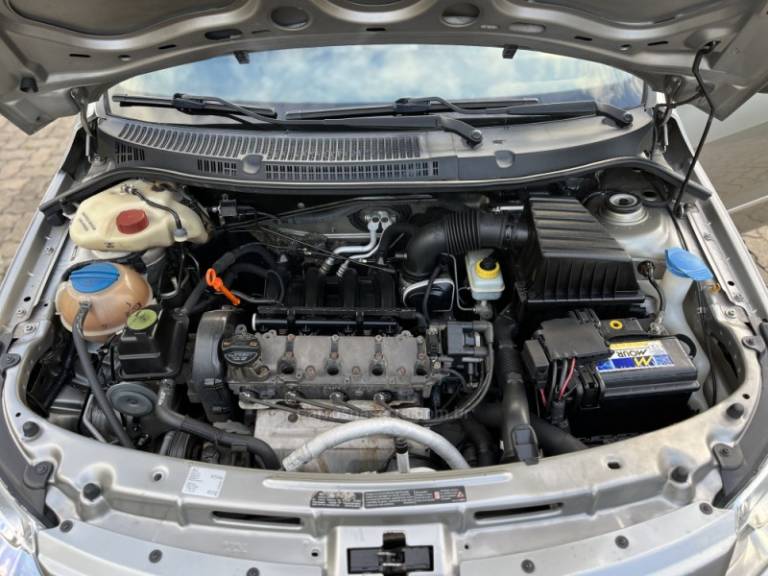 VOLKSWAGEN - VOYAGE - 2011/2011 - Prata - R$ 36.900,00