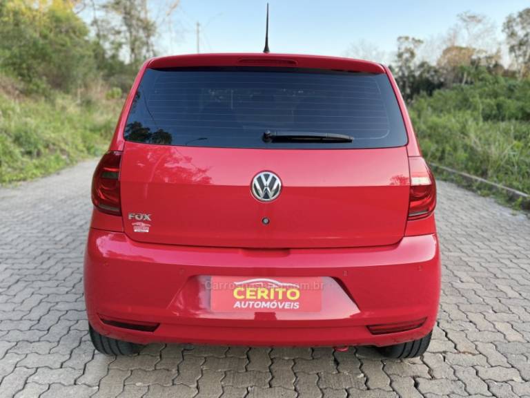 VOLKSWAGEN - FOX - 2013/2014 - Vermelha - R$ 45.900,00