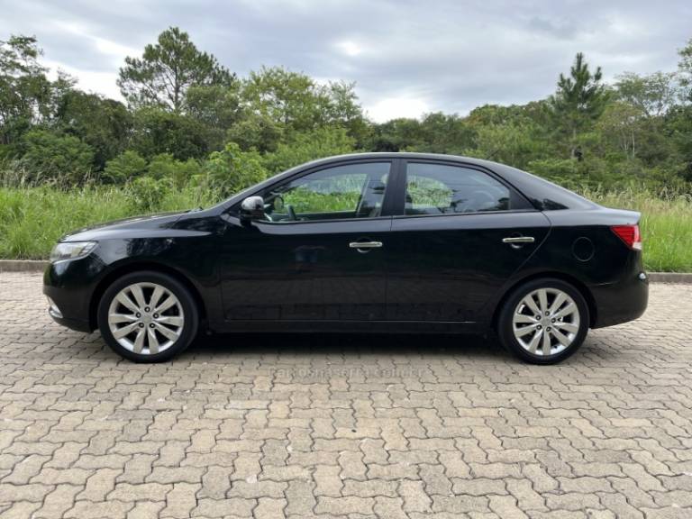 KIA MOTORS - CERATO - 2013/2012 - Preta - R$ 55.900,00