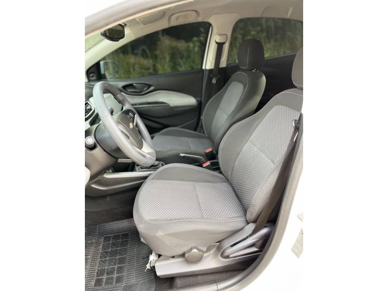 CHEVROLET - ONIX - 2016/2017 - Branca - R$ 56.900,00
