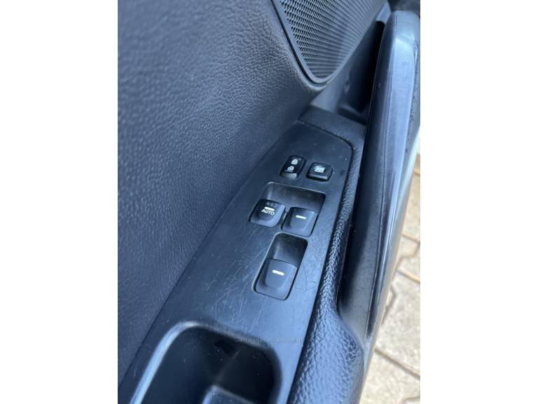 HYUNDAI - VELOSTER - 2013/2013 - Branca - R$ 67.900,00