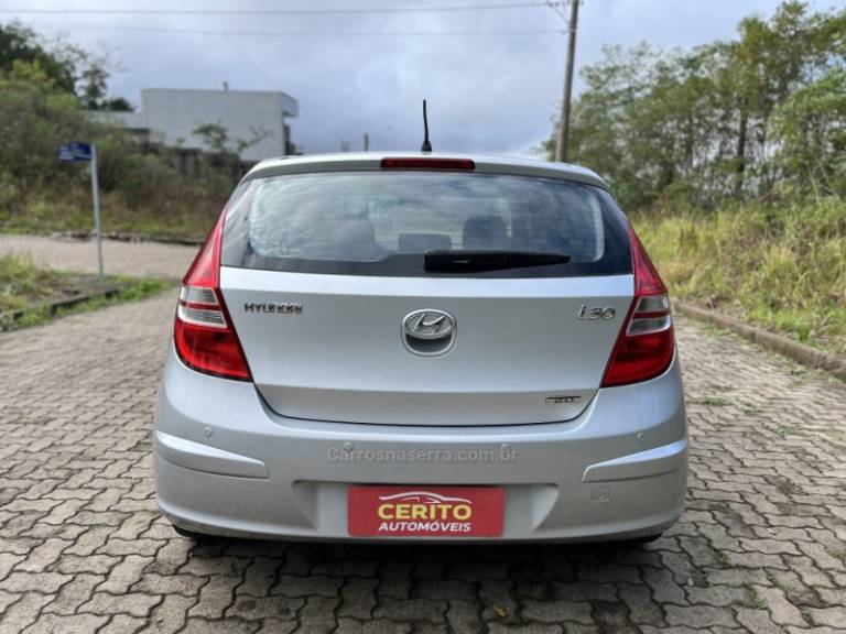 HYUNDAI - I30 - 2010/2011 - Prata - R$ 49.900,00