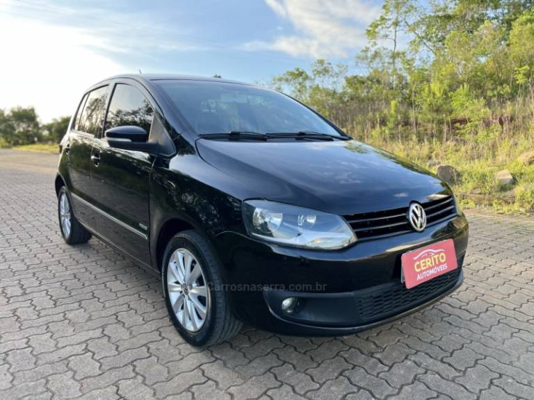 VOLKSWAGEN - FOX - 2011/2011 - Preta - R$ 39.900,00