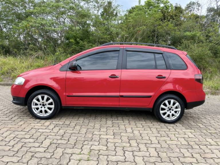 VOLKSWAGEN - SPACEFOX - 2008/2009 - Vermelha - R$ 36.900,00