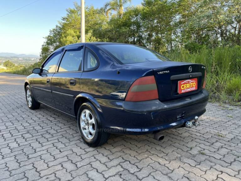 CHEVROLET - VECTRA - 1997/1998 - Azul - R$ 12.900,00