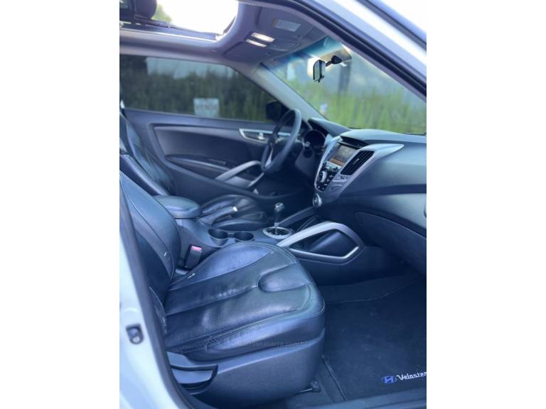 HYUNDAI - VELOSTER - 2013/2013 - Branca - R$ 67.900,00