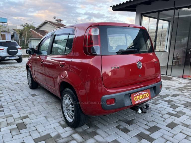 FIAT - UNO - 2010/2011 - Vermelha - R$ 24.900,00