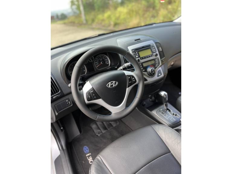 HYUNDAI - I30 - 2010/2011 - Prata - R$ 49.900,00
