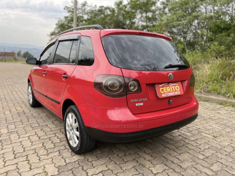 VOLKSWAGEN - SPACEFOX - 2008/2009 - Vermelha - R$ 36.900,00