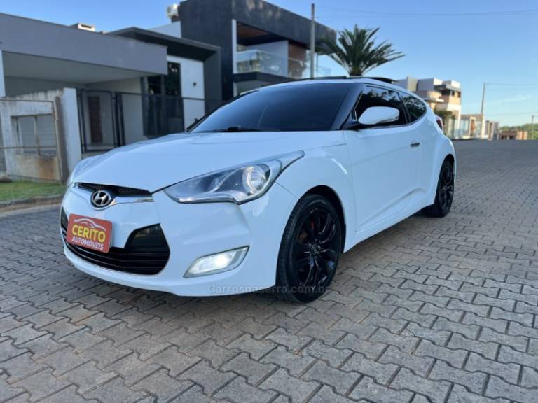 HYUNDAI - VELOSTER - 2013/2013 - Branca - R$ 67.900,00