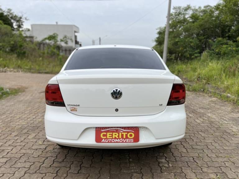 VOLKSWAGEN - VOYAGE - 2008/2009 - Branca - R$ 34.900,00