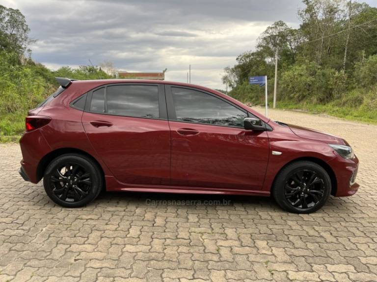 CHEVROLET - ONIX - 2021/2021 - Vermelha - R$ 79.900,00