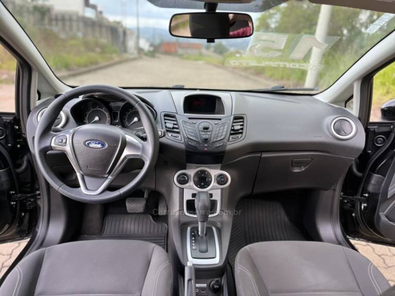 FORD - FIESTA - 2014/2015 - Preta - R$ 48.900,00