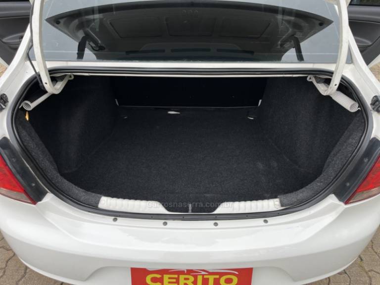 VOLKSWAGEN - VOYAGE - 2008/2009 - Branca - R$ 34.900,00