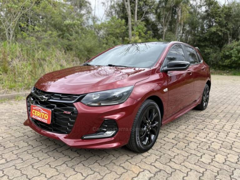 CHEVROLET - ONIX - 2021/2021 - Vermelha - R$ 79.900,00