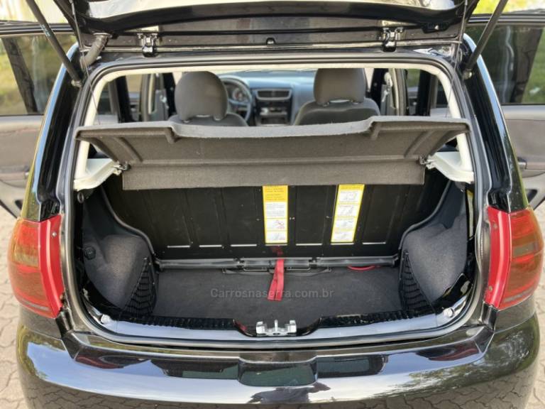 VOLKSWAGEN - FOX - 2011/2011 - Preta - R$ 39.900,00