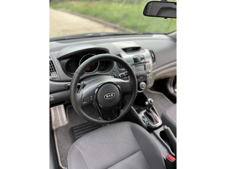 KIA MOTORS - CERATO - 2013/2012 - Preta - R$ 55.900,00